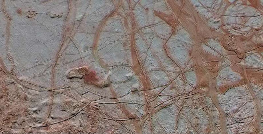 «Удивительное открытие»: NASA ещё раз рассказало о гейзерах на поверхности Европы