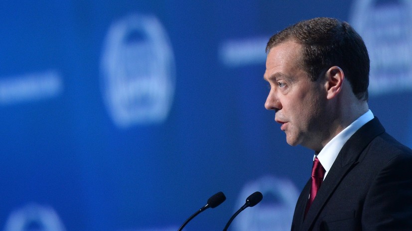 Медведев рассказал о росте реальных доходов россиян, ставке ЦБ и ипотечных кредитах