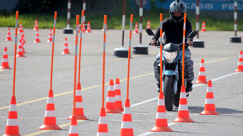 Экзамен на управление мопедом не смогут принимать до 2018 года