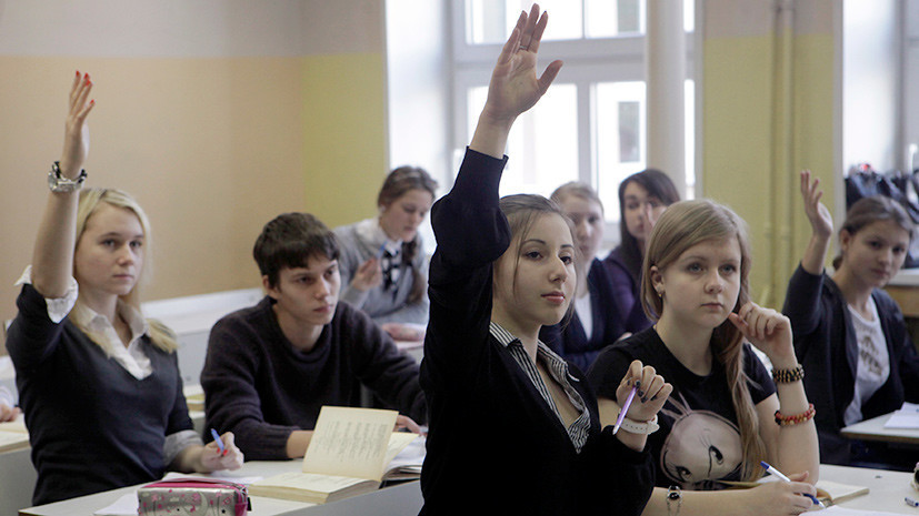 Язык твой — враг мой: в Латвии разрешили увольнять «нелояльных» педагогов
