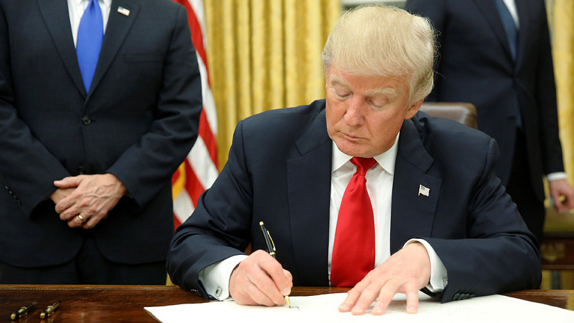 Указы, занавески и бюст Черчилля: первый день Трампа на посту президента США