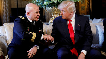 Дональд Трамп и генерал-лейтенант Герберт Макмастер