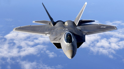 Истребитель F-22 «Раптор» над Балтийским морем