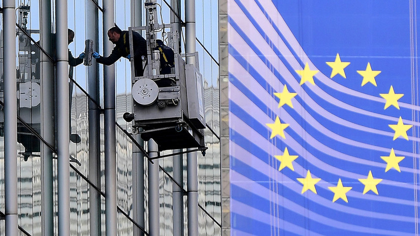 Евросоюз вводит санкции против Варшавы »