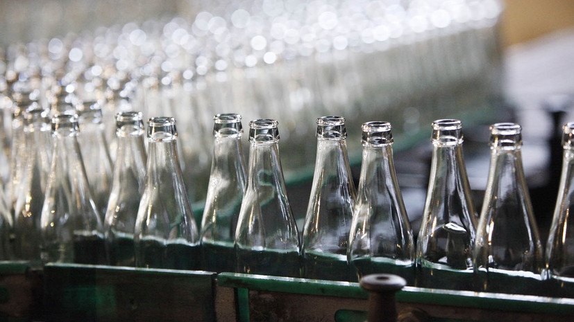 Бутылка с возвратом: в России предлагают возродить массовую сдачу стеклотары
