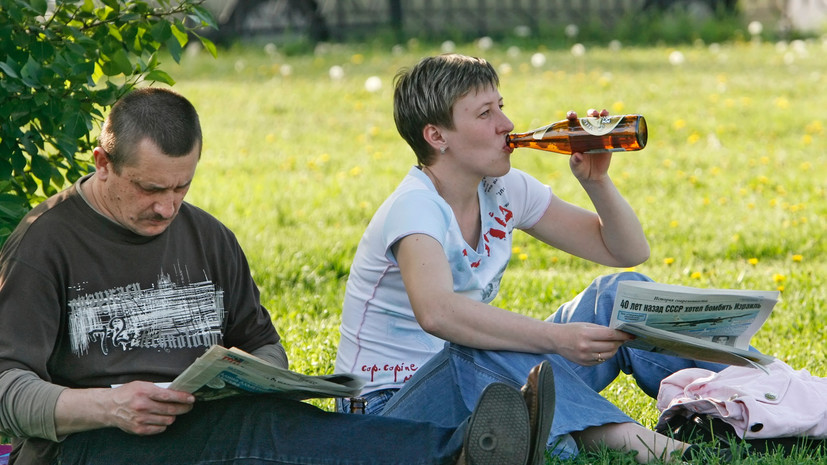 Трезвые скамейки: россиян стали реже штрафовать за распитие алкоголя в неположенных местах