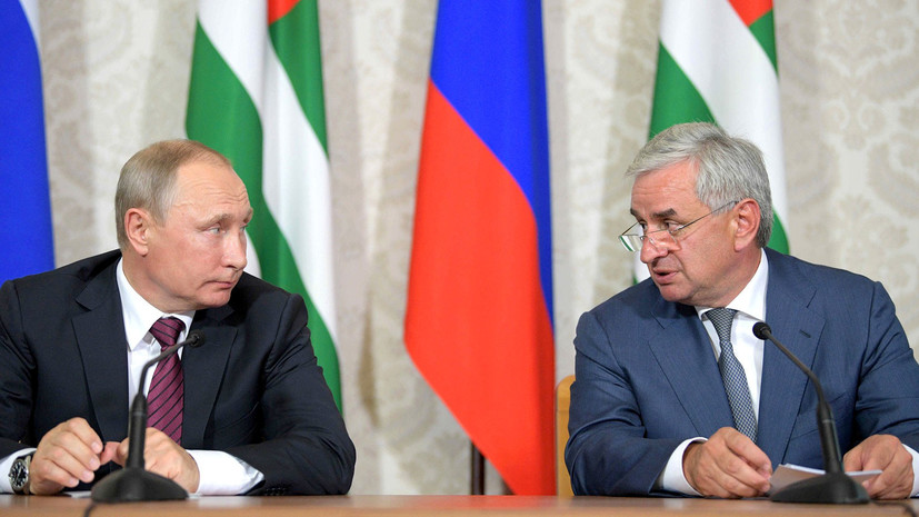 в НАТО осудили визит Путина в Абхазию»