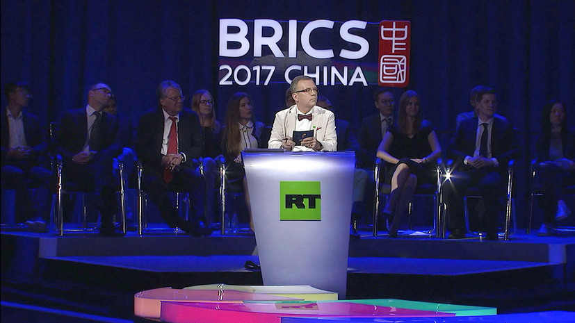 Ведущий RT принял участие в первых дебатах СМИ стран БРИКС