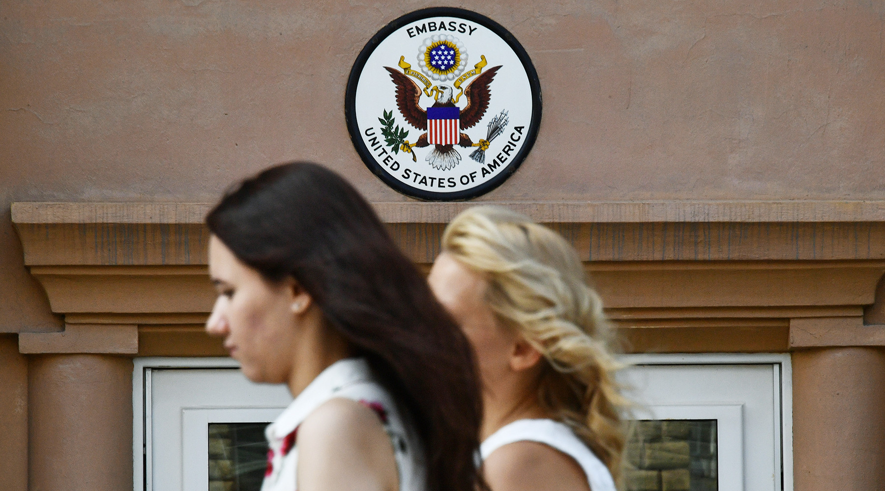 Посольство США Москва Консул