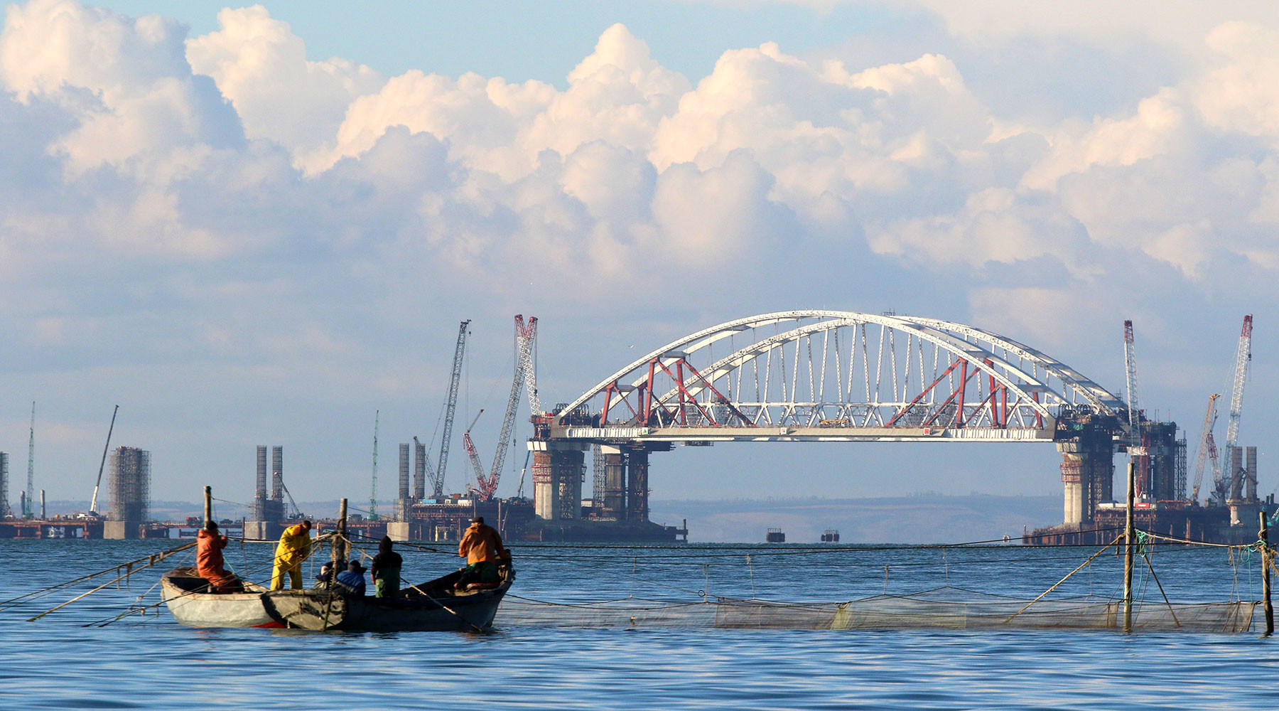 Морская бригада: кто и как будет охранять Крымский мост (ФОТО)