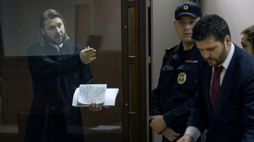 Суд приговорил священника Грозовского к 14 годам колонии за педофилию