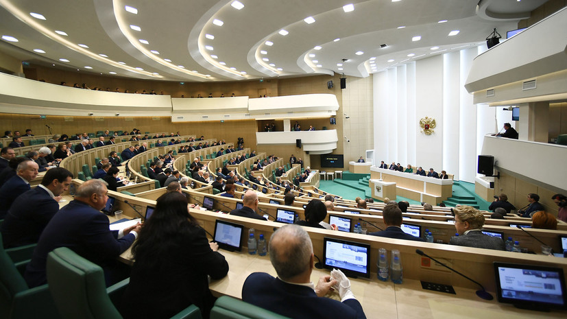 В Совфеде заявили об открытом преследовании российских журналистов со стороны властей США