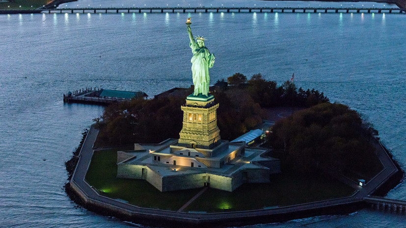 «Внутриамериканский конфликт»: в конгрессе разочарованы отказом Трампа вводить санкции против России