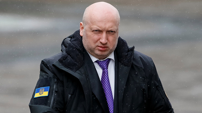 Турчинов объяснил, почему Киев не начал силовую операцию в Крыму