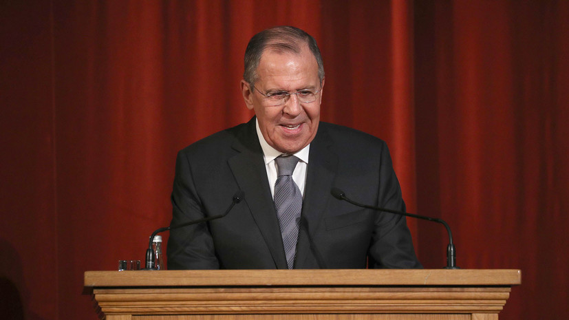 Лавров шуткой ответил на вопрос, за кого он будет болеть в матче между ЦСКА и «Црвеной Звездой»