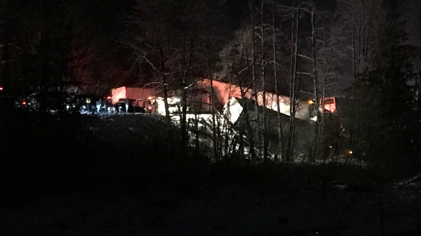 Около 40 человек пострадали в крупном ДТП в Канаде