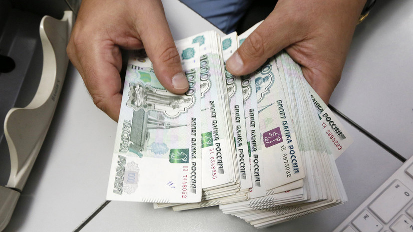 Песков заявил, что повышение зарплат не является сиюминутным процессом