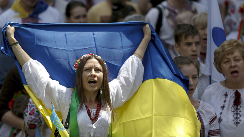 Мэр Львова считает, что у украинцев украли страну