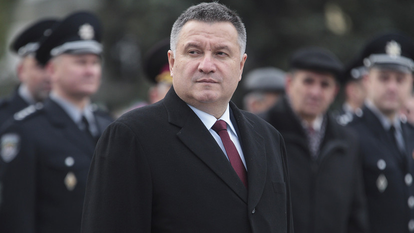 Аваков отказался считать Порошенко своим начальником