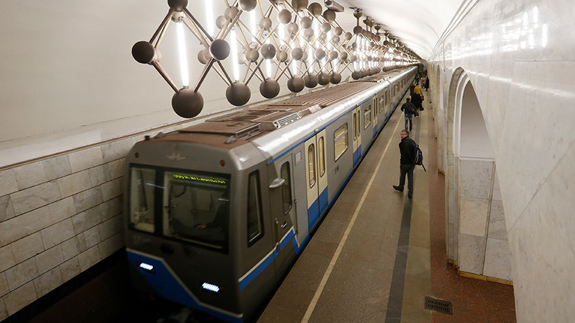 Новые поезда на замоскворецкой линии. Метро Замоскворецкая линия Москва поезд. Калужско-Рижская линия метро подвижной состав. Калужско-Рижская линия метро поезда. Поезда Московского метрополитена 2021 года.