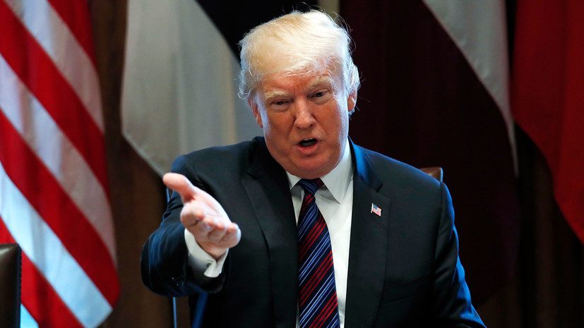 Трамп назвал экс-главу ФБР Коми разоблачителем и лжецом