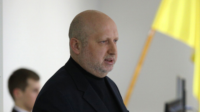 Турчинов назвал профессиональной и адекватной реакцией удар Запада по Сирии