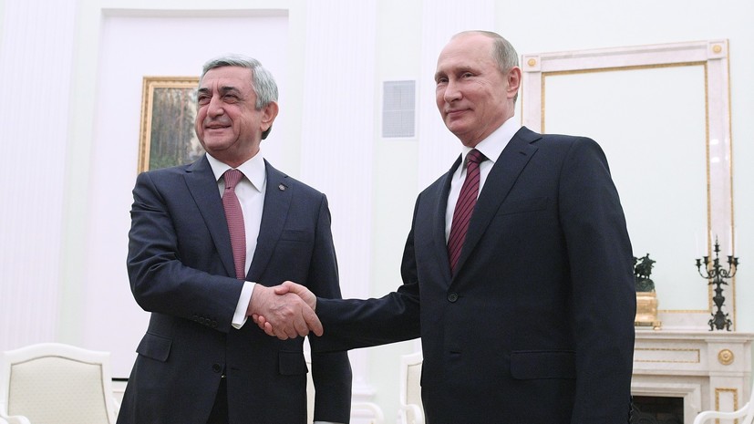 Путин поздравил Саргсяна с назначением на пост главы правительства Армении