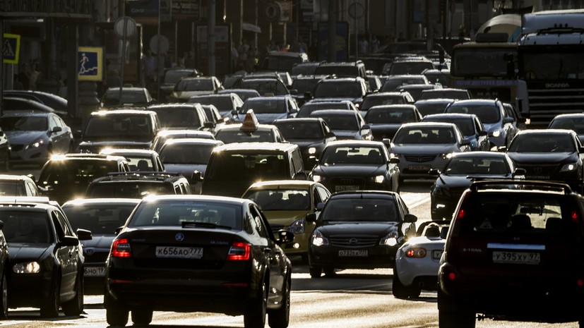 Пробки в Москве достигли 9 баллов