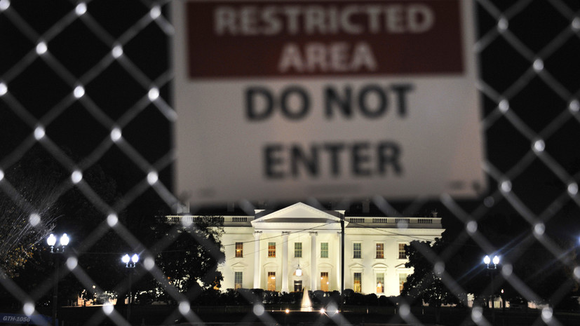 С чем связано условие Трампа по вводу новых антироссийских санкций