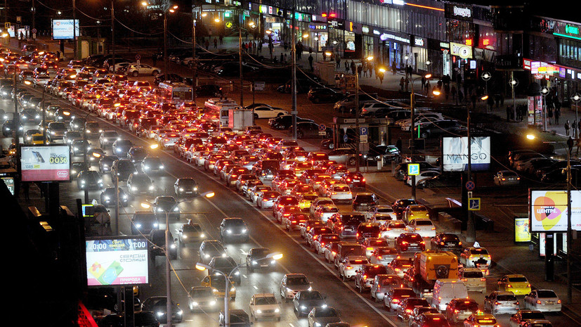 Пробки в Москве достигли 9 баллов