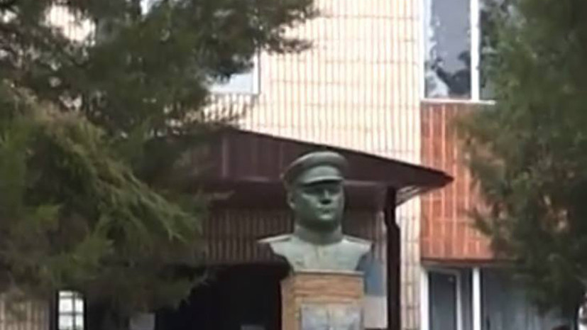 СМИ: На Украине украли памятник советскому генералу Николаю Ватутину