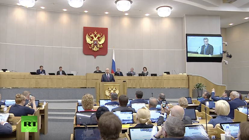 Путин попросил депутатов поддержать кандидатуру Медведева на пост премьер-министра