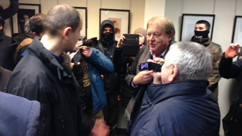 В Киеве украинские националисты напали на главу представительства Россотрудничества