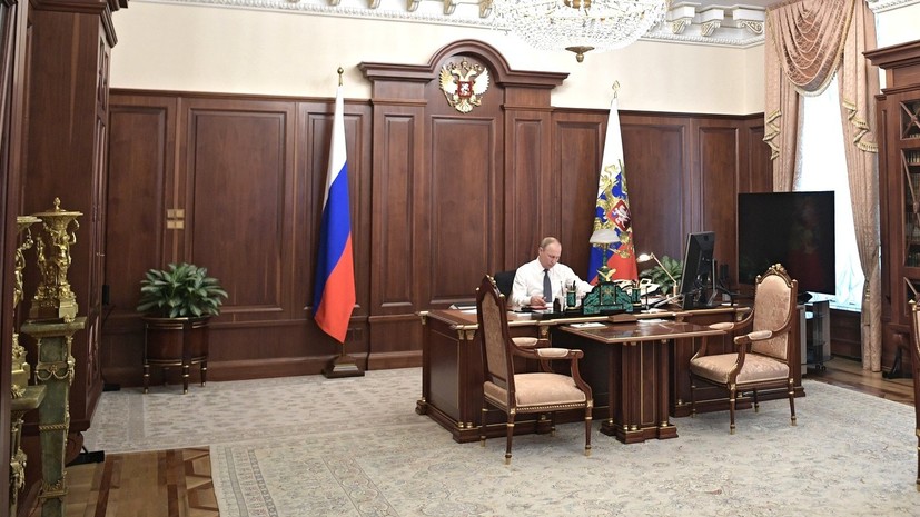 Путин поручил принять меры по улучшению социально-экономического положения ветеранов