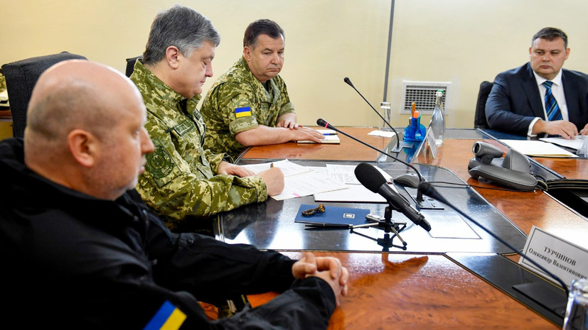 Порошенко подписал закон о выплатах иностранцам в ВСУ