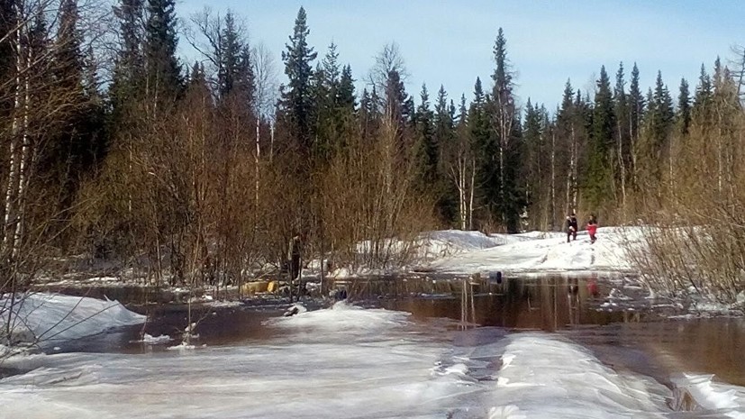 В МЧС заявили о завершении спасательной операции на месте ЧП с вездеходом в Коми