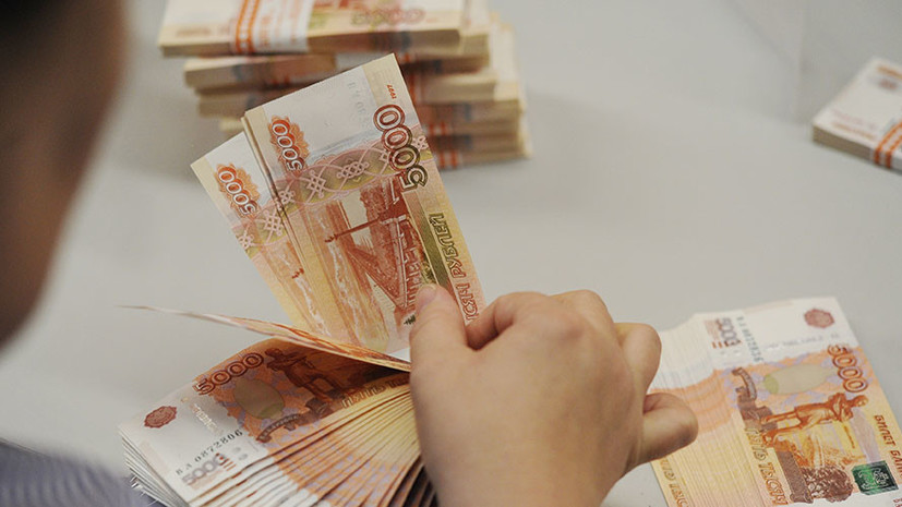 Семьям с восемью и более детьми предложили выплачивать гранты и давать машину