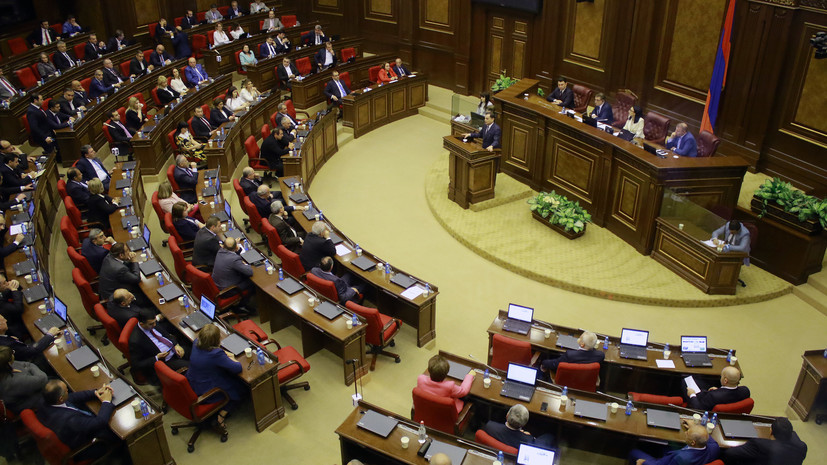 Власти Армении разрешили арест экс-замглавы Минобороны по делу о присвоении имущества