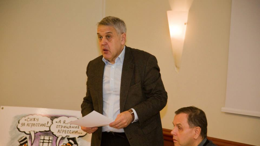 Суд в Латвии продлил арест защитника русских школ Гапоненко