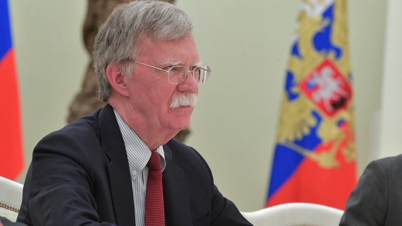 Болтон допустил обсуждение «российского вмешательства» на встрече Путина и Трампа