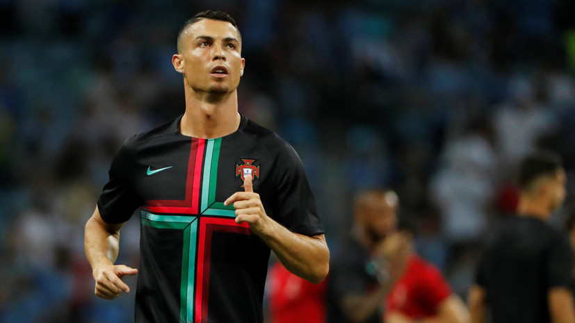 Президент Португалии рассказал, что нужно сделать Роналду, чтобы выиграть «Золотой мяч»
