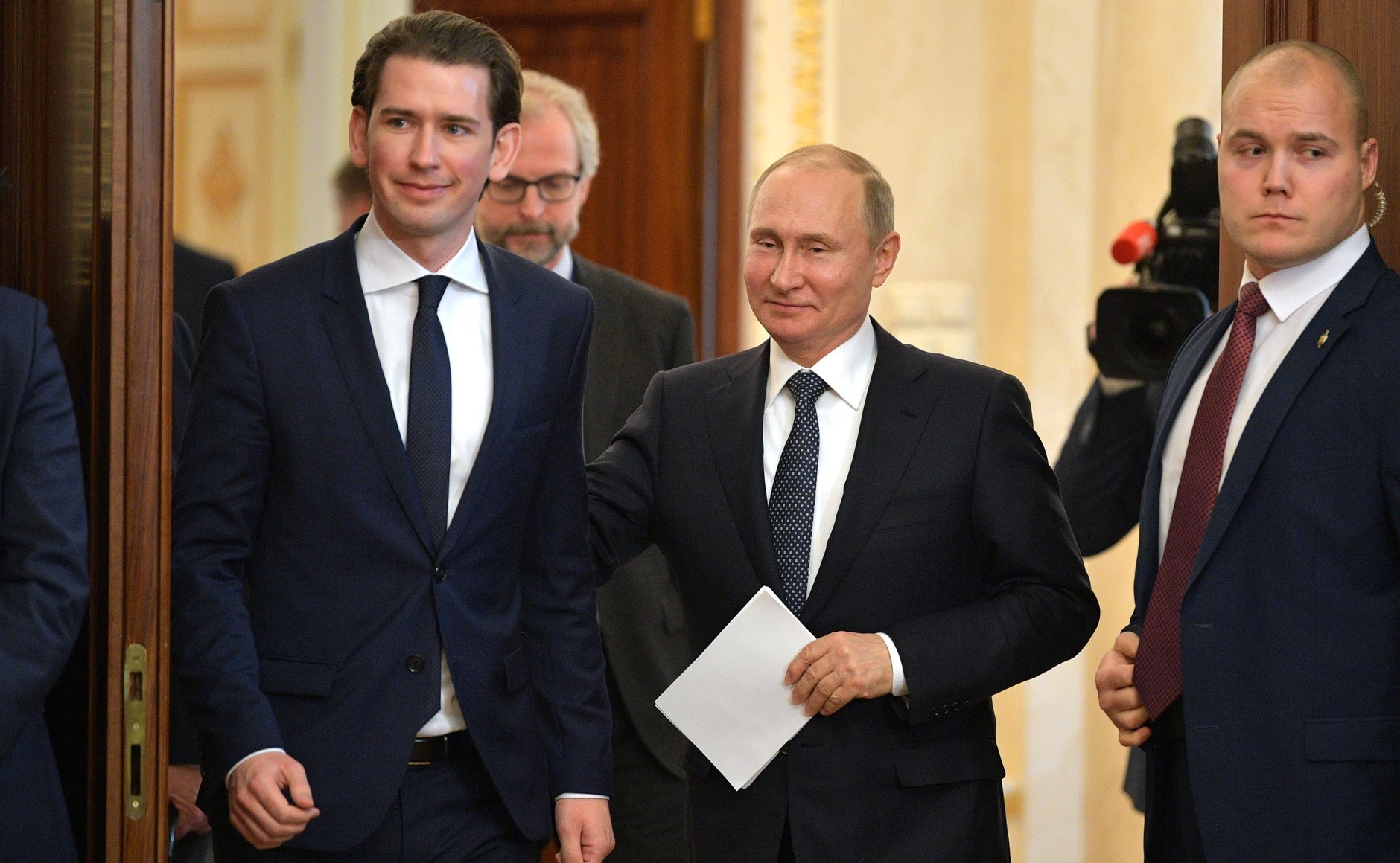 Путин удивил неожиданным заявлением по санкциям ЕС и США картинка Путин удивил неожиданным заявлением по санкциям ЕС и США картинки