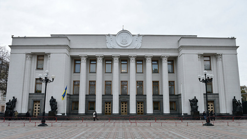 В Раде рассказали, что Запад «умолял» Киев не вводить на Украине военное положение