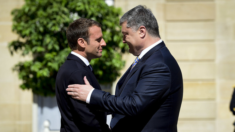 Порошенко поблагодарил Макрона за решение ЕС продлить санкции против России