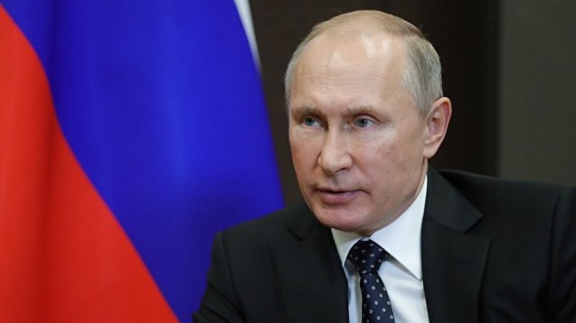 Путин и Меркель обсудили по телефону международные и региональные проблемы