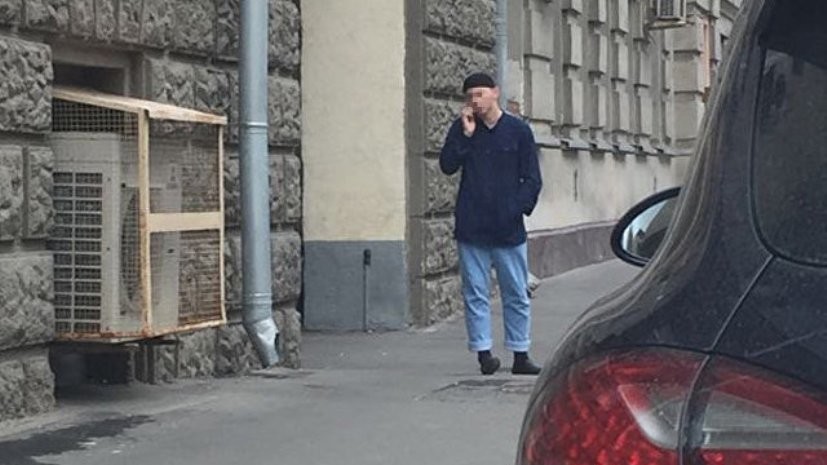 Следствие требует ареста обвиняемого в нападении на полицейского в Москве