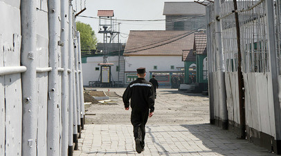 «Использовал матерчатый материал»: заключённый погиб от рук работника ФСИН в колонии под Брянском