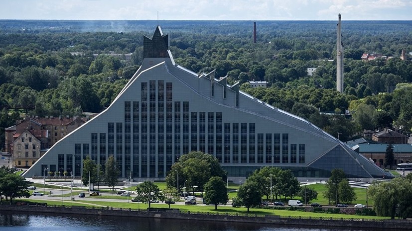 Евродепутат связал желание Латвии взыскать с России ущерб за «советскую оккупацию» с выборами
