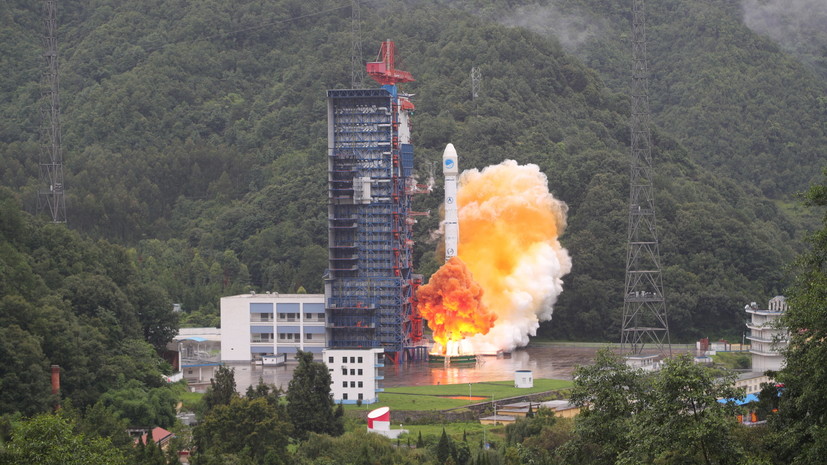 Китай вывел на орбиту два навигационных спутника Beidou
