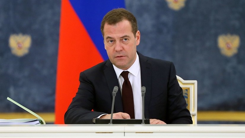 Медведев призвал не допустить трудовой дискриминации по возрасту